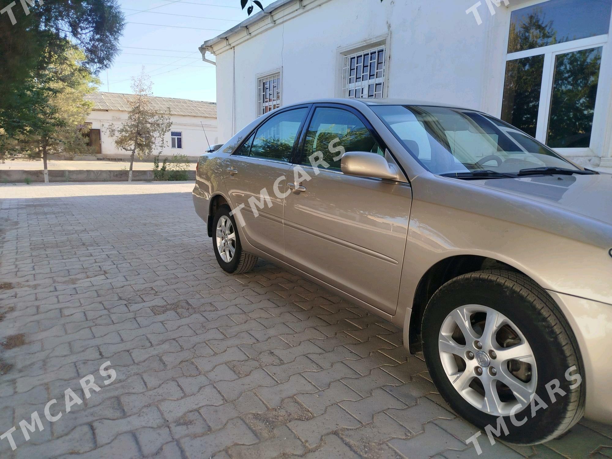 Toyota Camry 2004 - 170 000 TMT - Köneürgenç - img 3