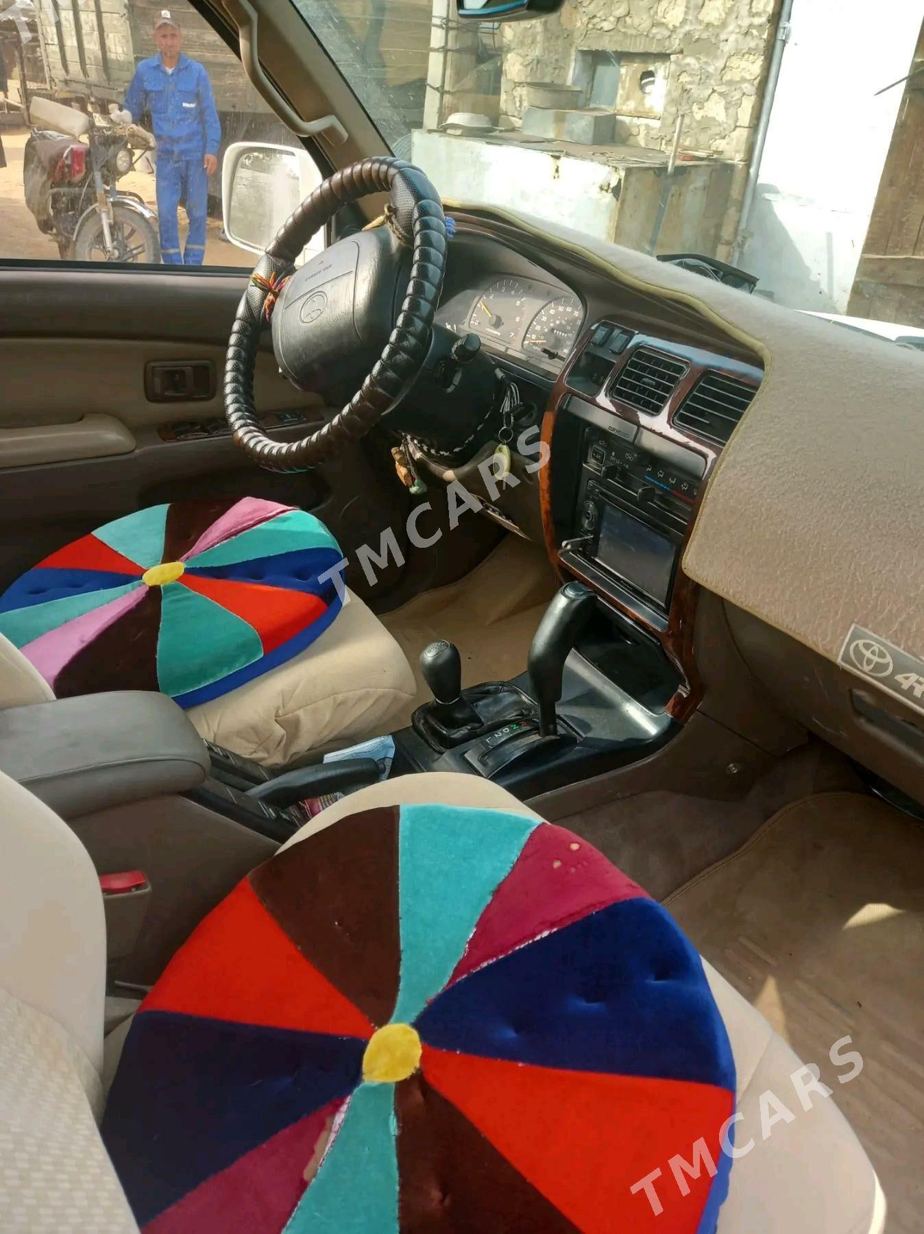 Toyota 4Runner 1997 - 130 000 TMT - Туркменбаши - img 4