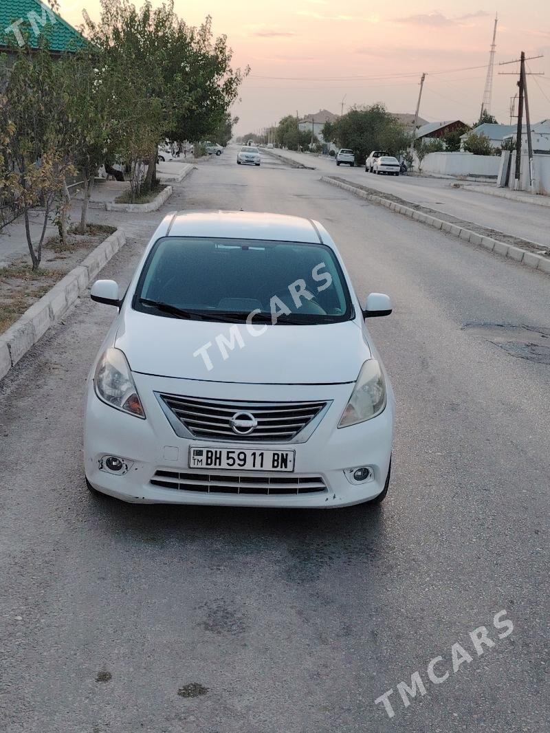 Nissan Versa 2012 - 80 000 TMT - Балканабат - img 4