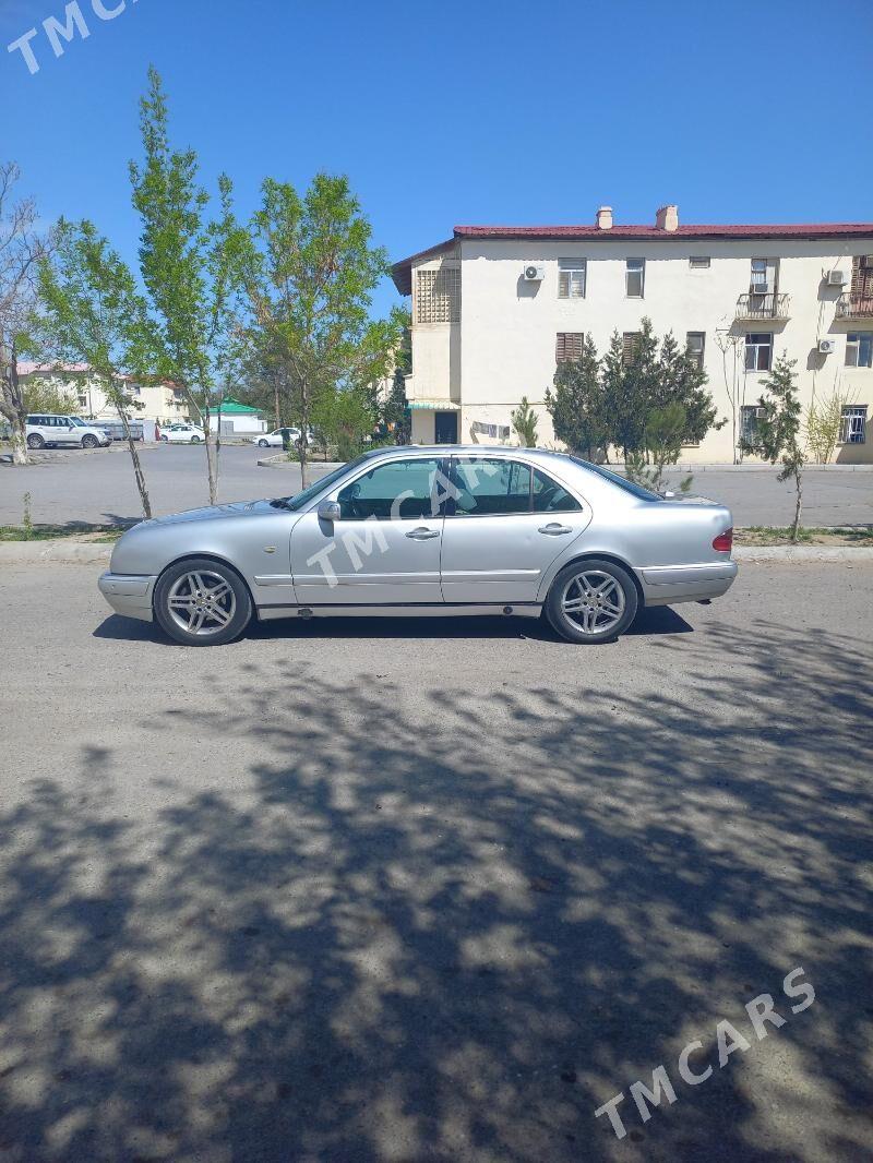 Mercedes-Benz E320 1997 - 75 000 TMT - Aşgabat - img 6