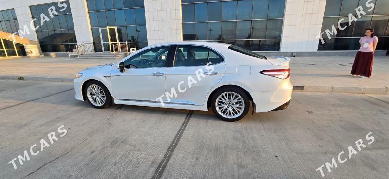 Toyota Camry 2018 - 330 000 TMT - 11 мкр - img 4