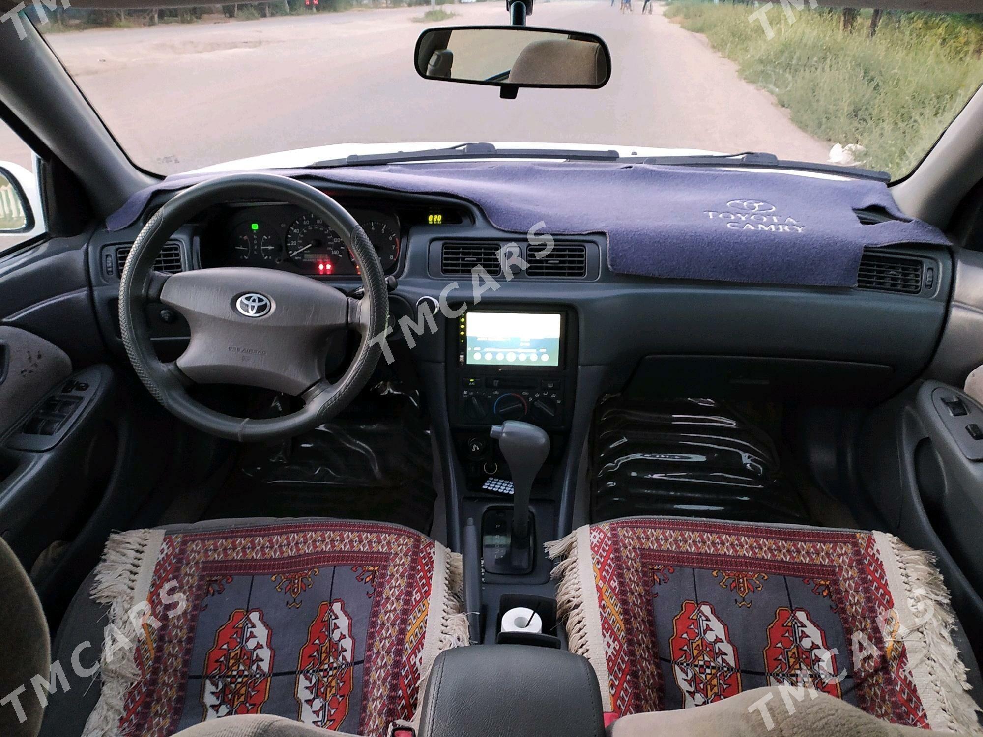 Toyota Camry 1998 - 125 000 TMT - Köneürgenç - img 5