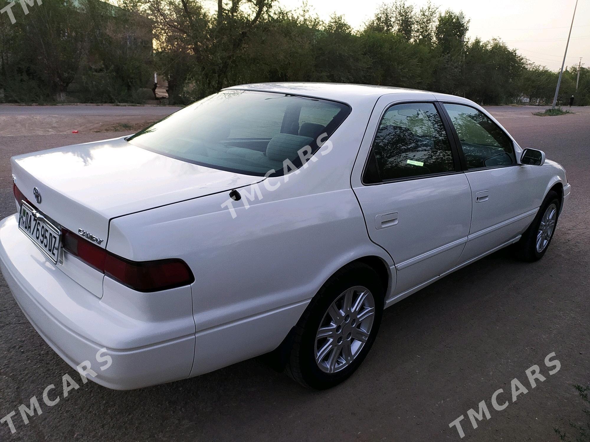 Toyota Camry 1998 - 125 000 TMT - Köneürgenç - img 10