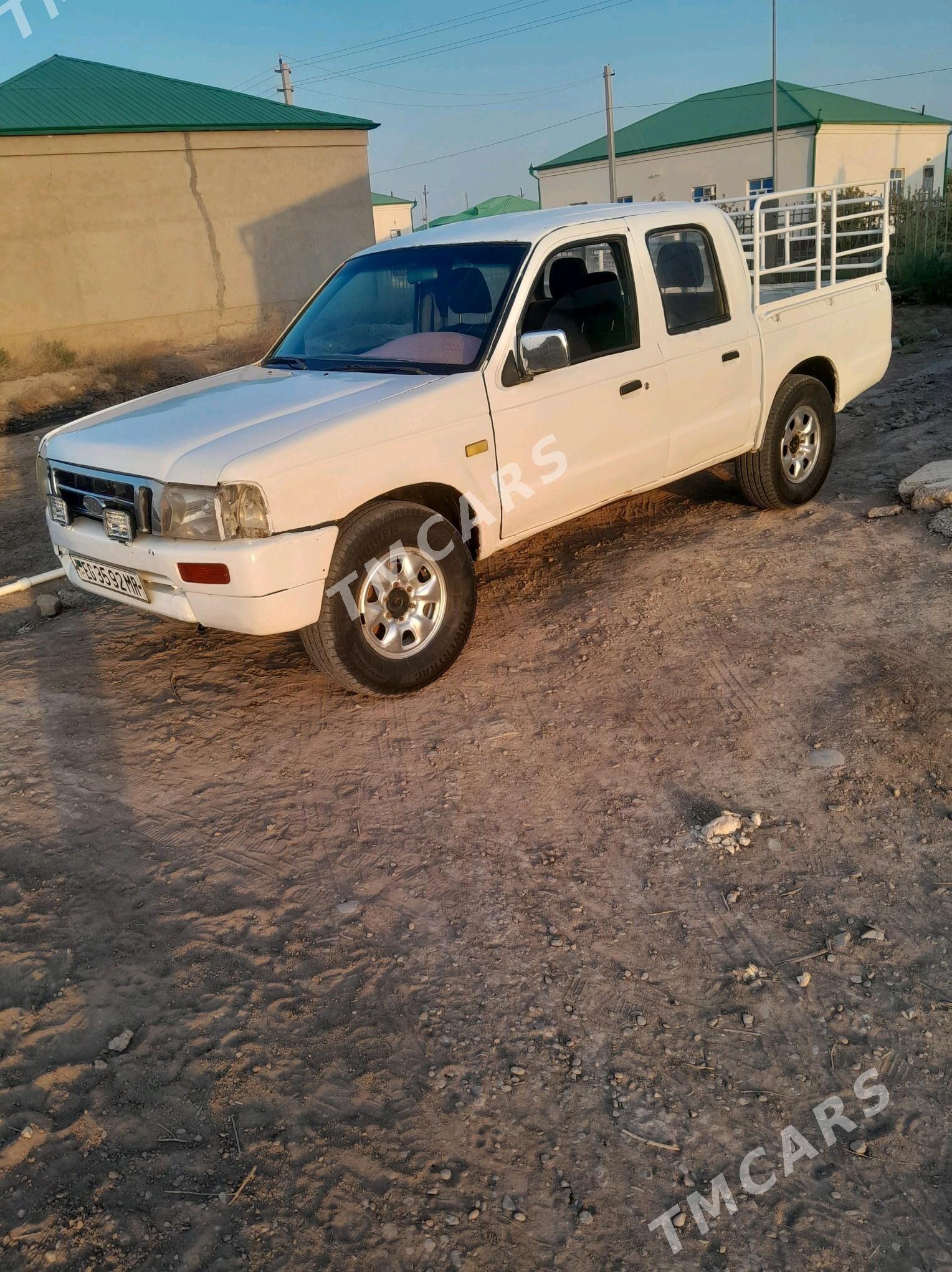 Toyota Fortuner 2005 - 60 000 TMT - Сакарчага - img 3