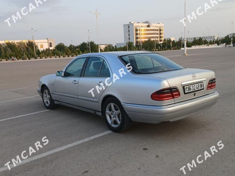 Mercedes-Benz E320 1996 - 70 000 TMT - Балканабат - img 2