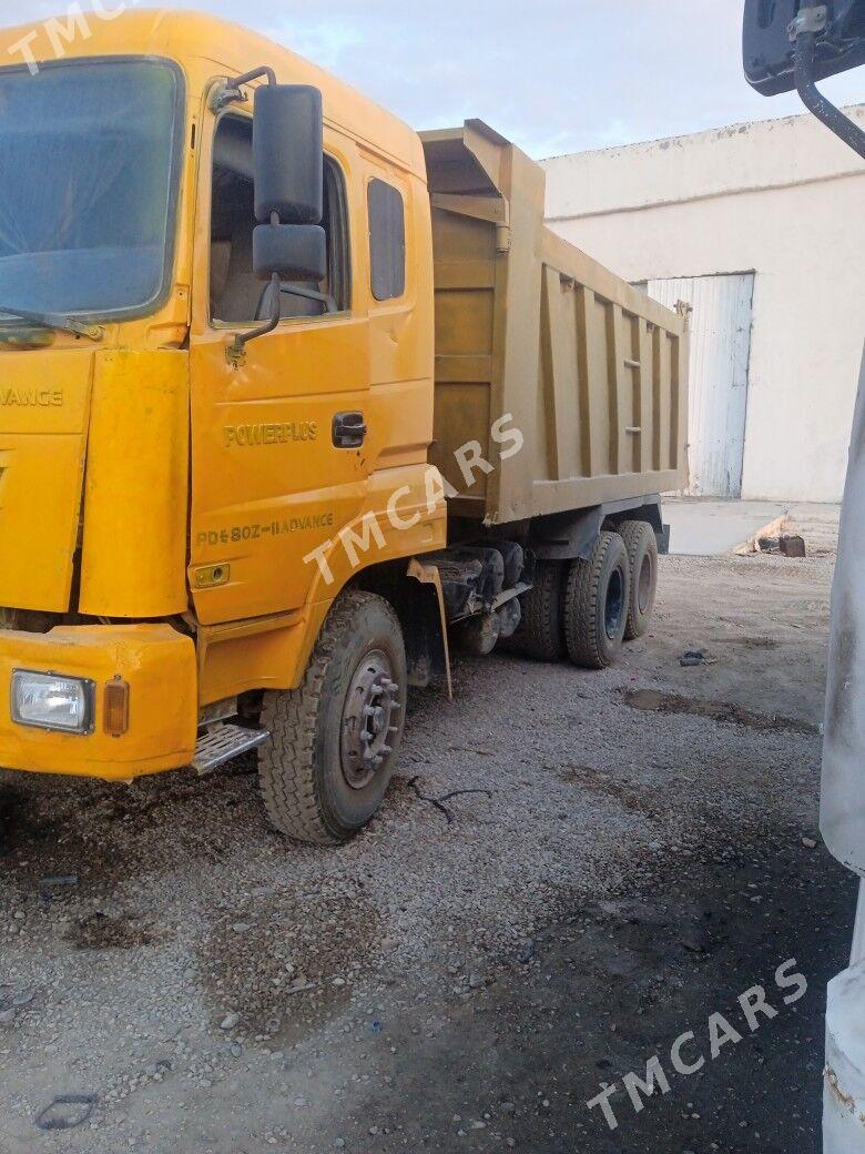 Howo Sinotruk 2014 - 400 000 TMT - Джебел - img 3