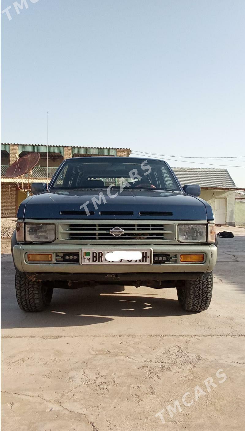 Nissan Pathfinder 1994 - 70 000 TMT - Серахс - img 3