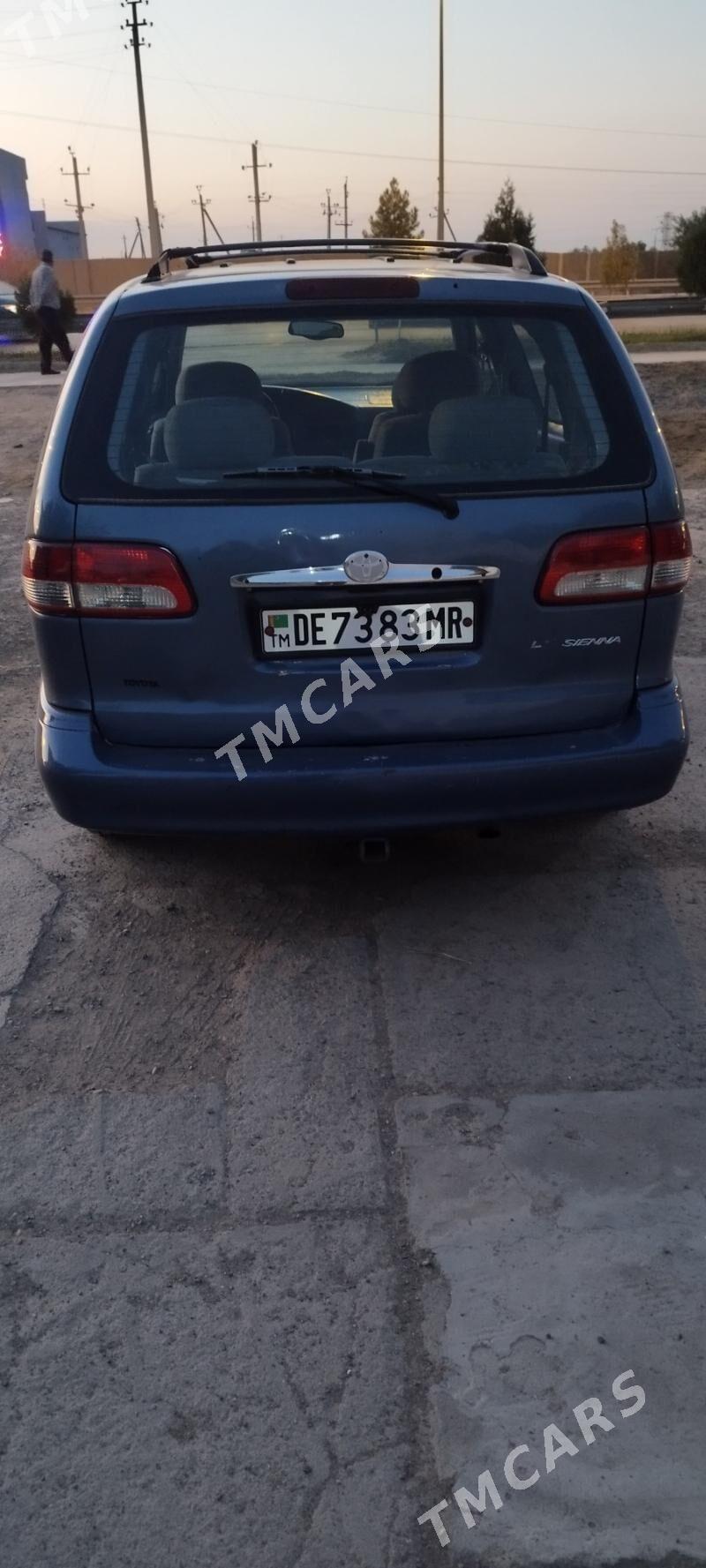 Toyota Sienna 2001 - 128 000 TMT - Мары - img 4