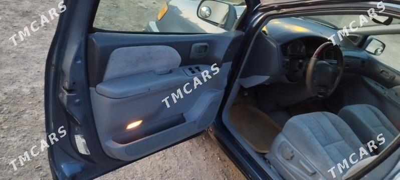 Toyota Sienna 2001 - 128 000 TMT - Мары - img 7