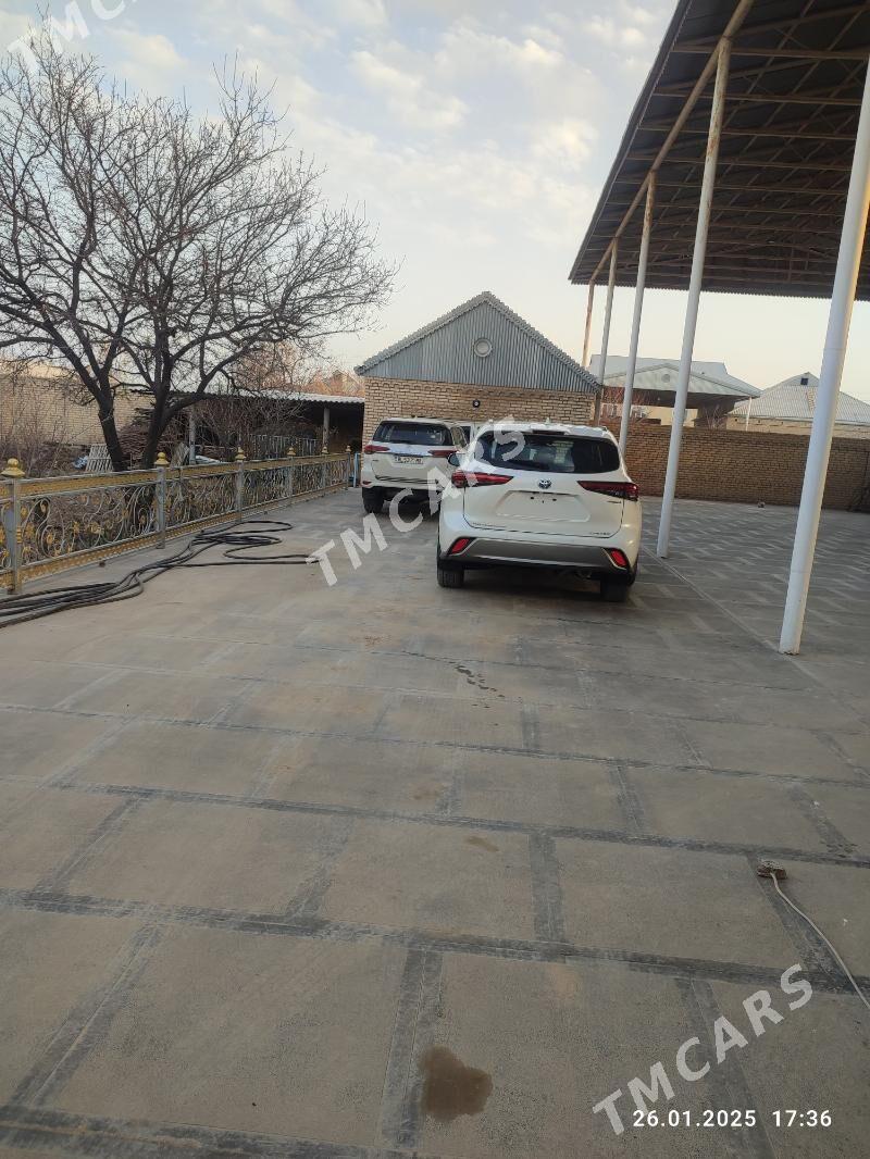 Toyota Highlander 2022 - 555 000 TMT - Мары - img 5