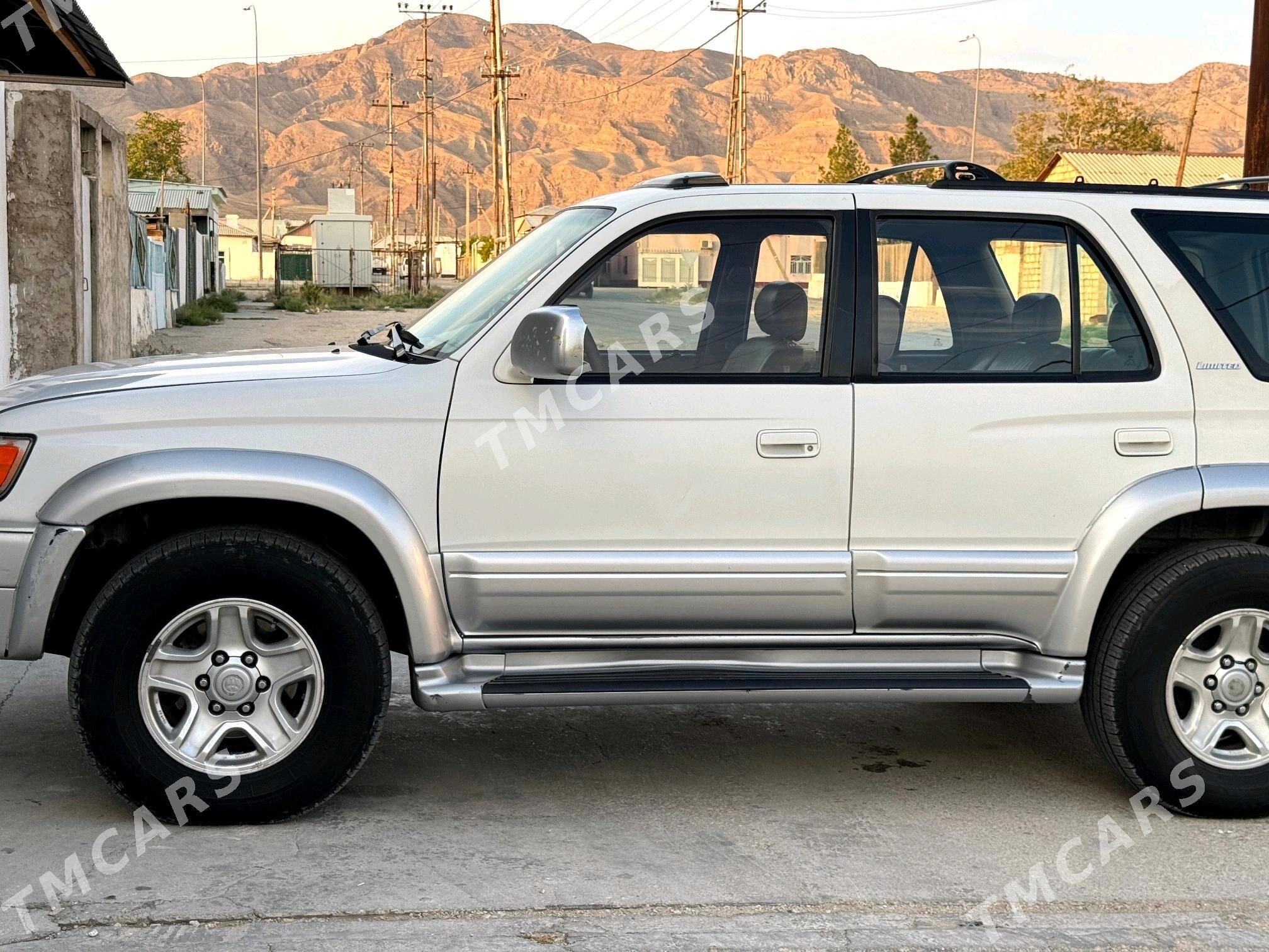 Toyota 4Runner 2000 - 140 000 TMT - Балканабат - img 4