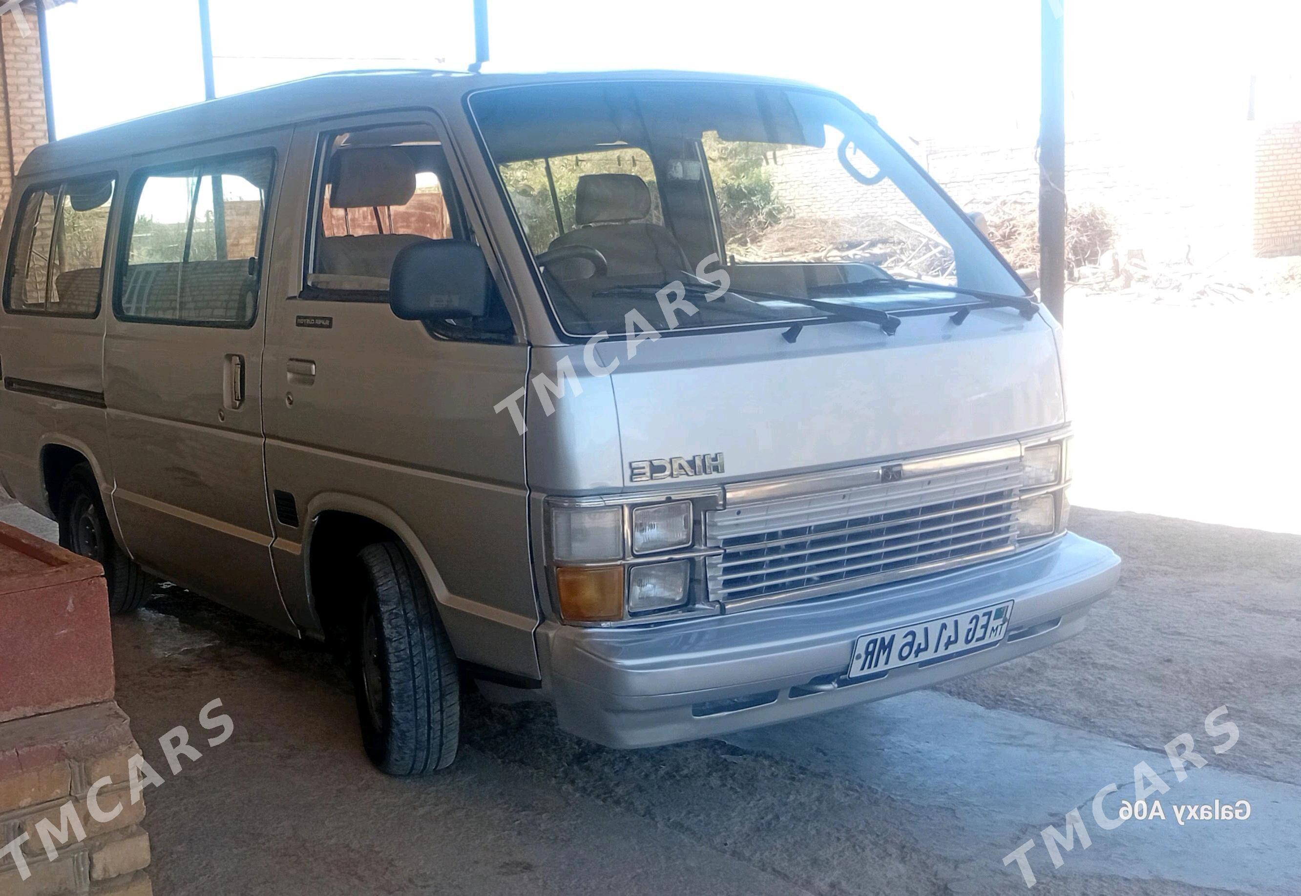 Toyota Hiace 1988 - 50 000 TMT - Мары - img 3