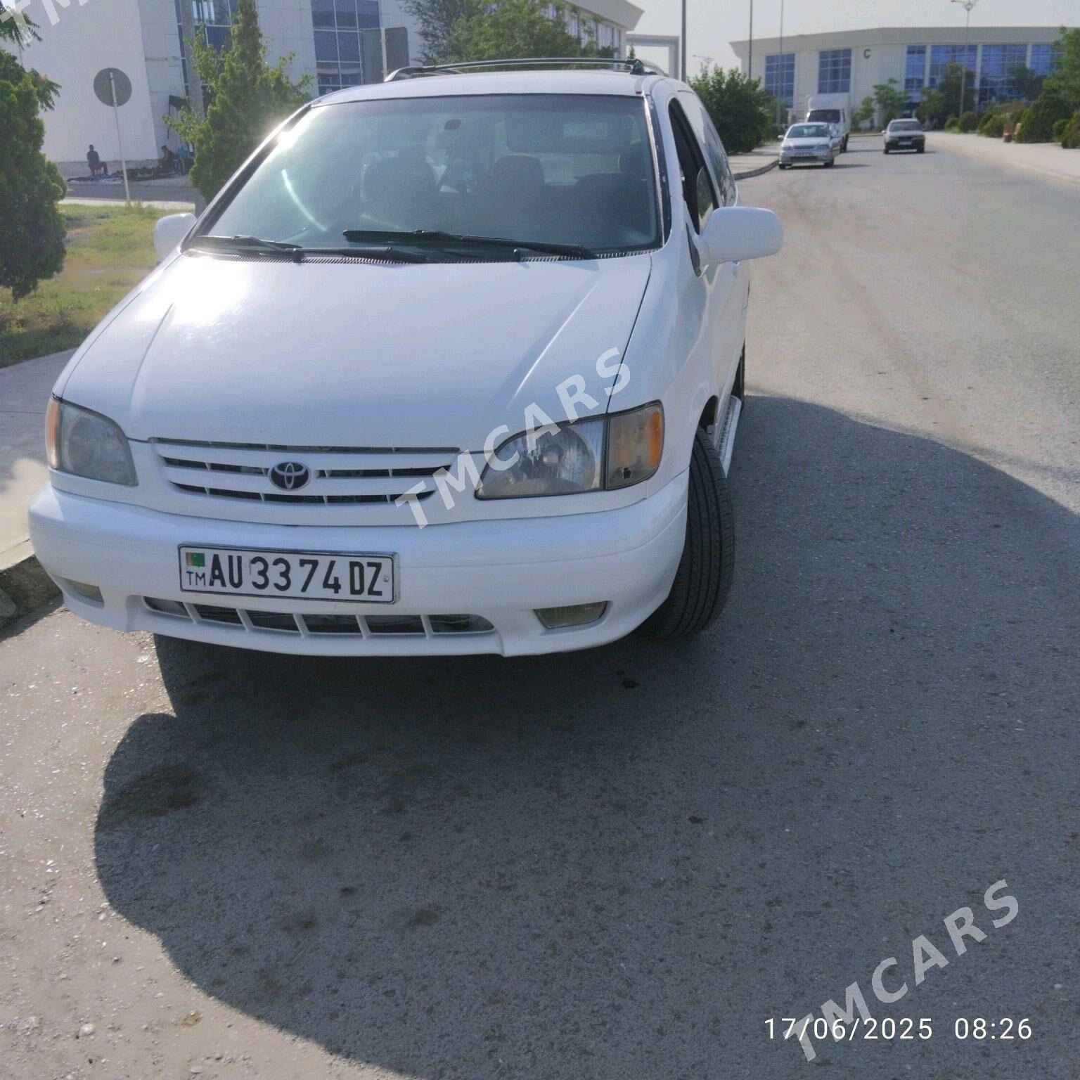 Toyota Sienna 2001 - 120 000 TMT - Акдепе - img 3