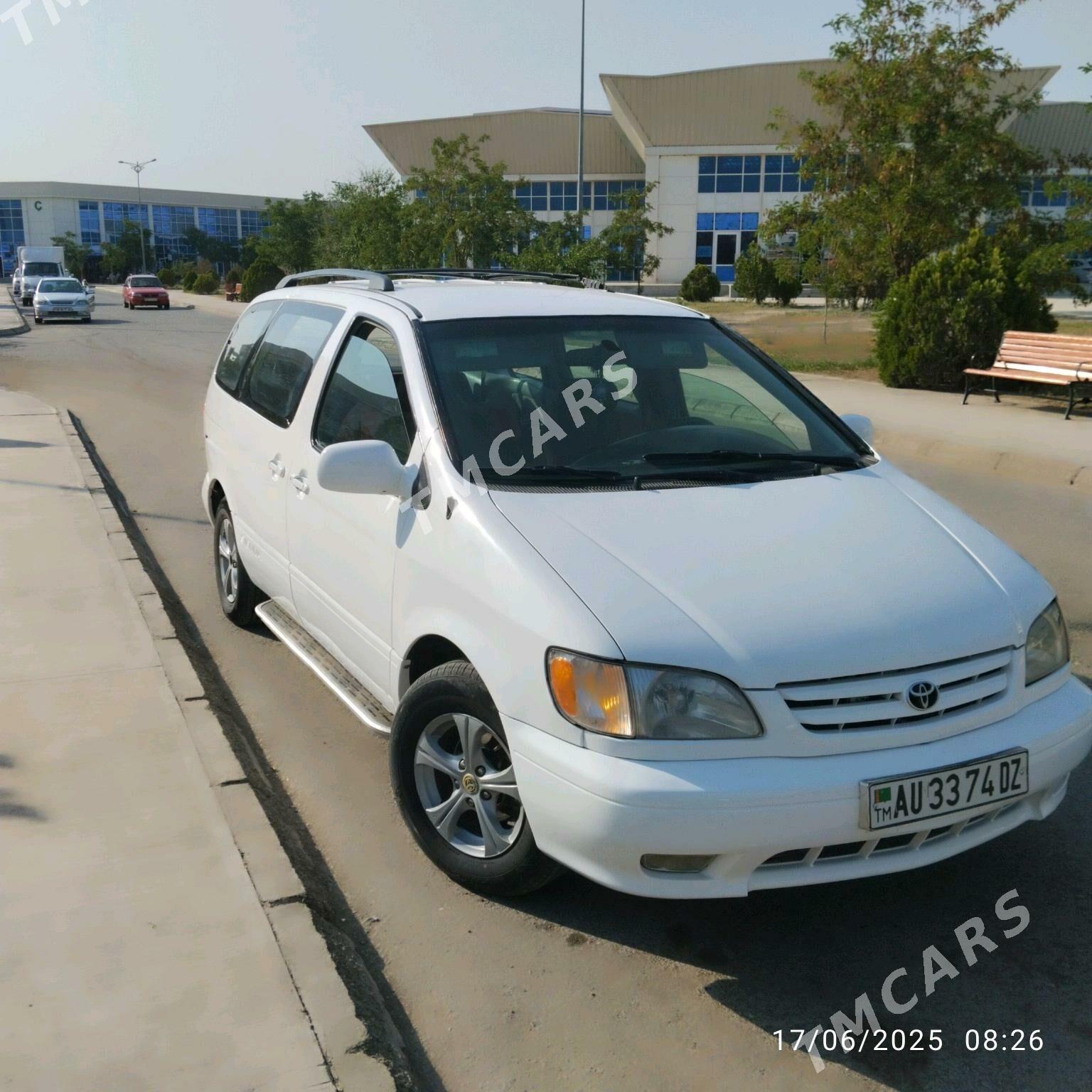 Toyota Sienna 2001 - 120 000 TMT - Акдепе - img 4
