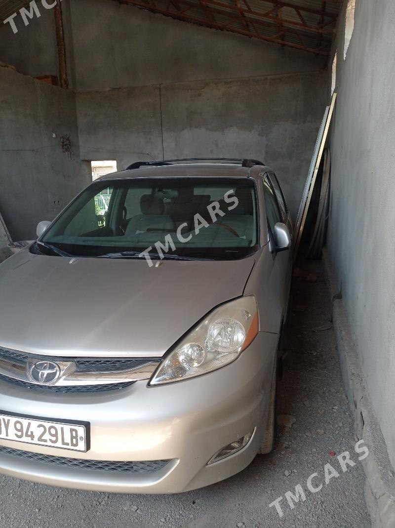 Toyota Sienna 2005 - 270 000 TMT - Магданлы - img 2