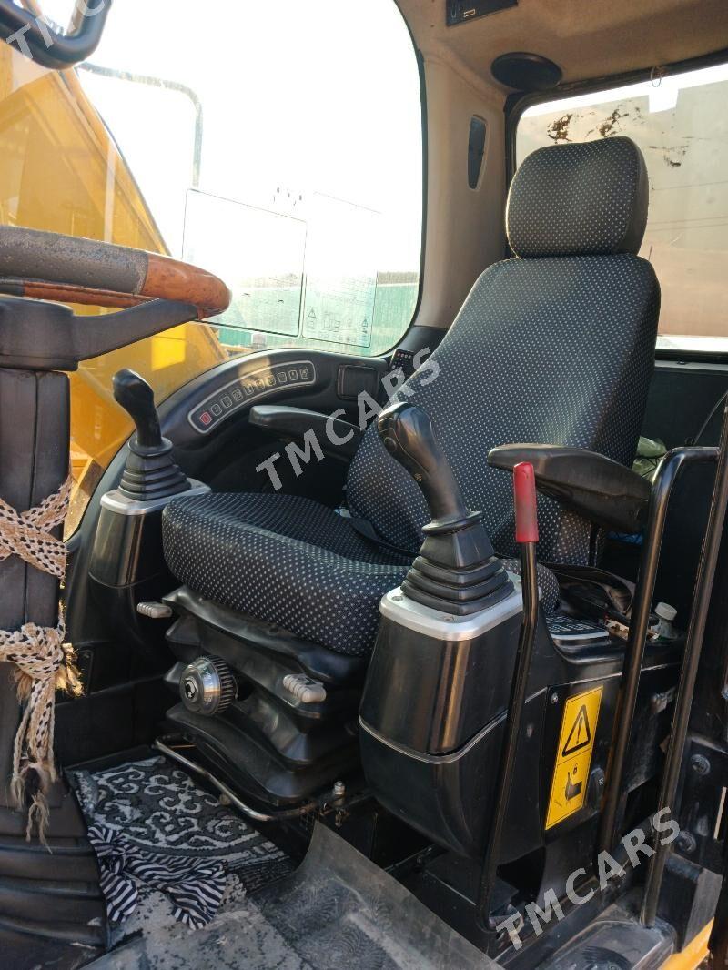 JCB 5CX Wastemaster 2011 - 1 300 000 TMT - Бузмеин - img 6