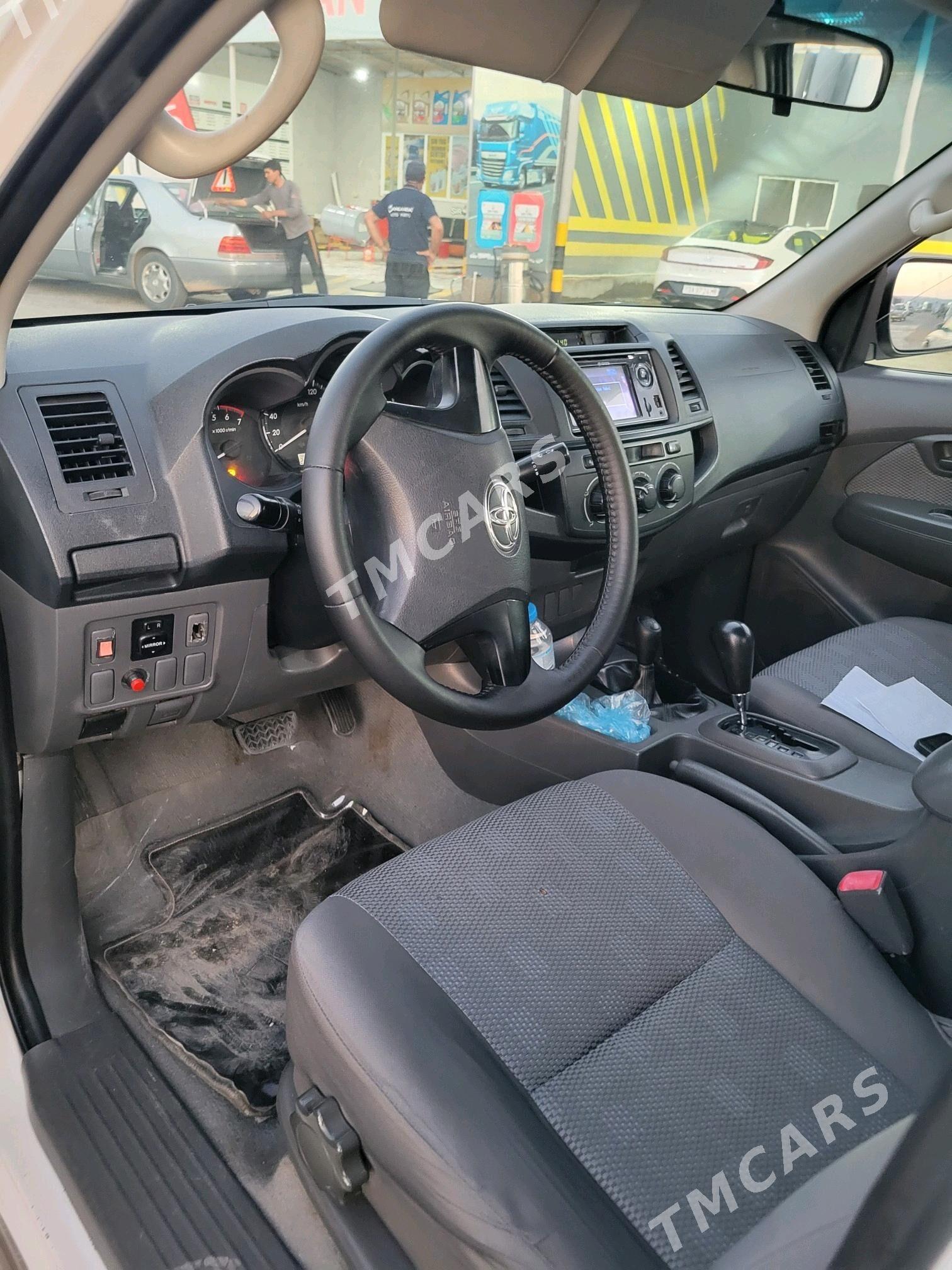 Toyota Hilux 2013 - 350 000 TMT - Mary - img 2