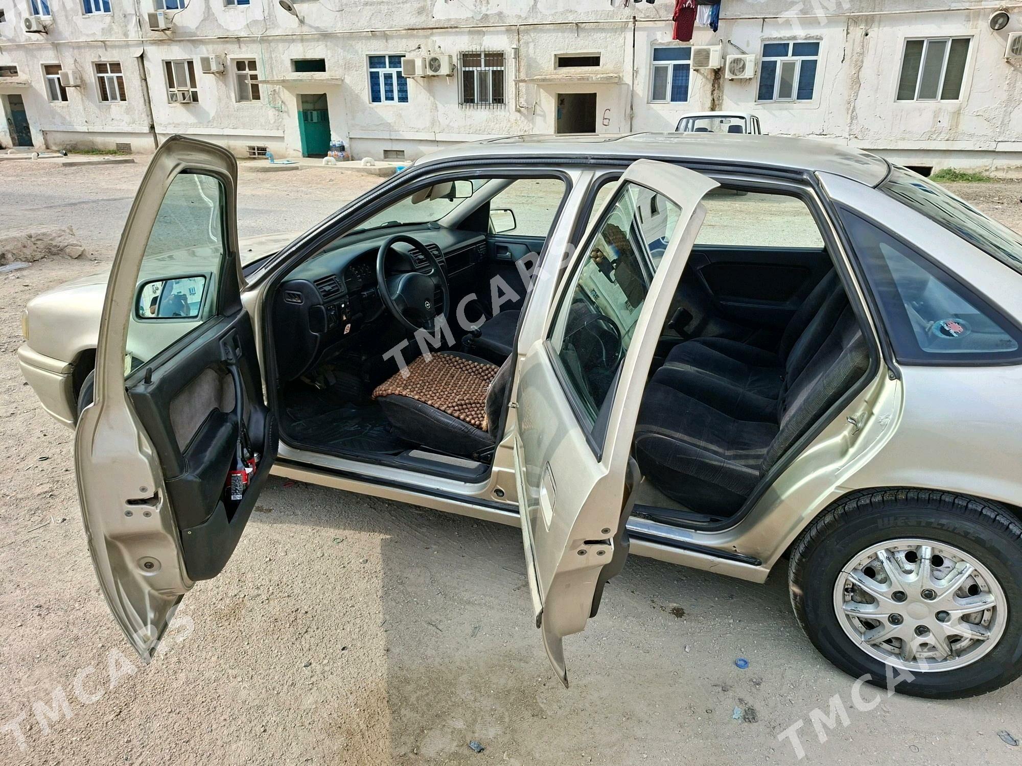 Opel Vectra 1990 - 40 000 TMT - Balkanabat - img 2