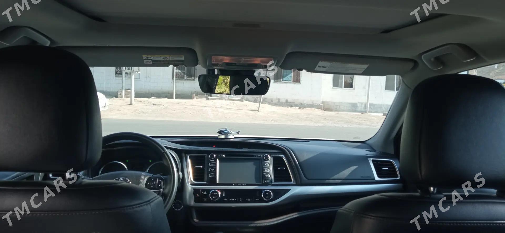 Toyota Highlander 2019 - 520 000 TMT - Türkmenbaşy - img 8