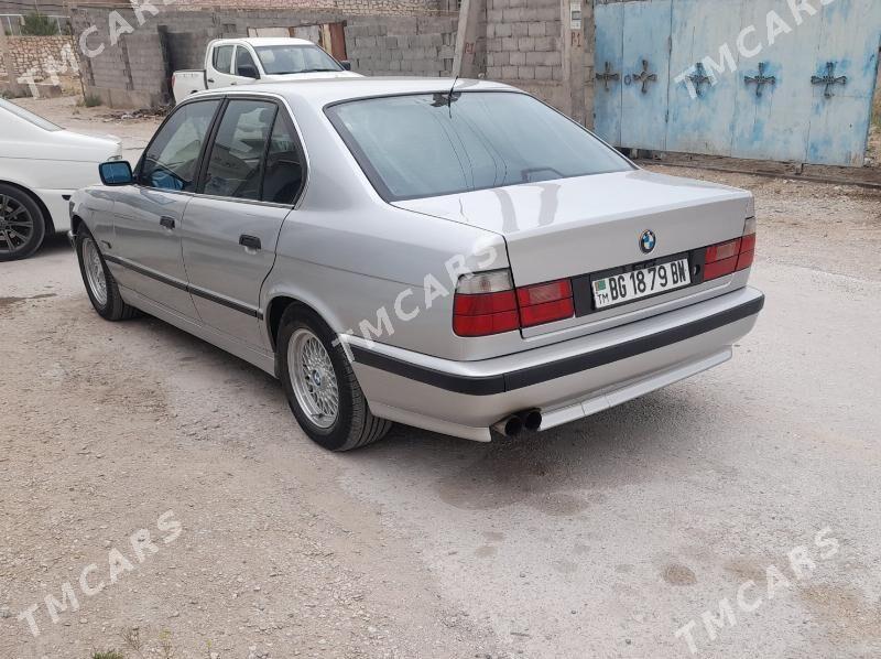 BMW E34 1995 - 151 000 TMT - Балканабат - img 3