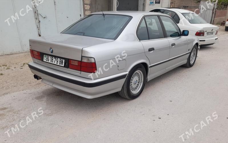 BMW E34 1995 - 151 000 TMT - Балканабат - img 4