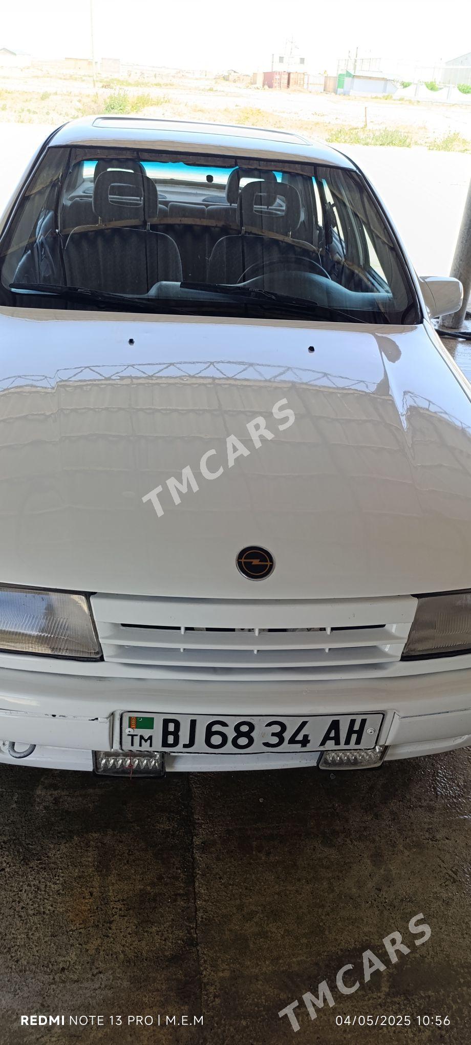 Opel Vectra 1989 - 30 000 TMT - Kaka - img 3