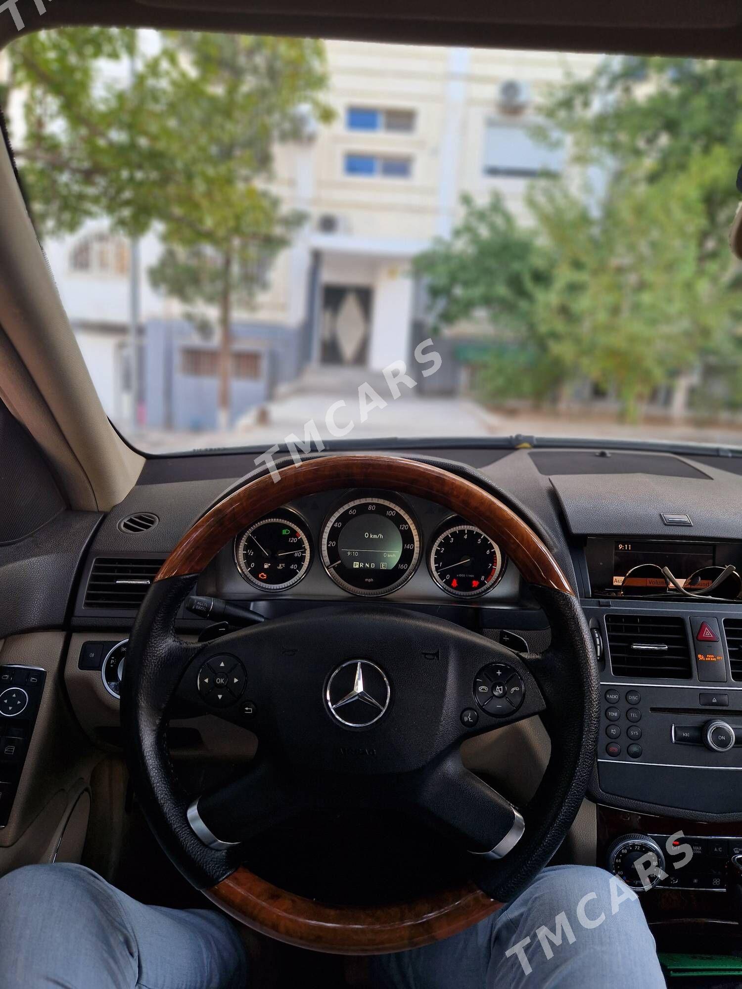 Mercedes-Benz C350 2011 - 200 000 TMT - Aşgabat - img 10