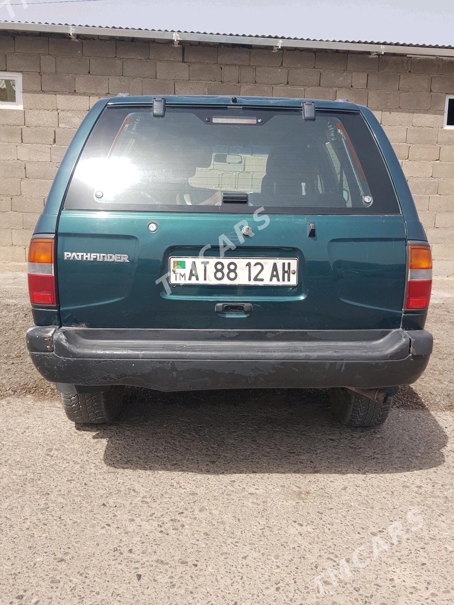 Nissan Pathfinder 1997 - 65 000 TMT - Серахс - img 2