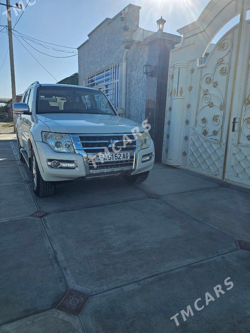 Mitsubishi Pajero 2014 - 260 000 TMT - Кака - img 3