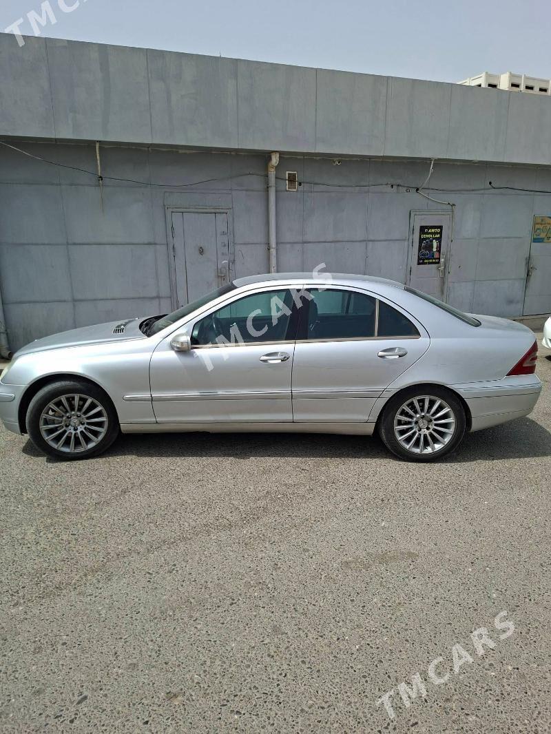 Mercedes-Benz C320 2000 - 73 000 TMT - Aşgabat - img 2