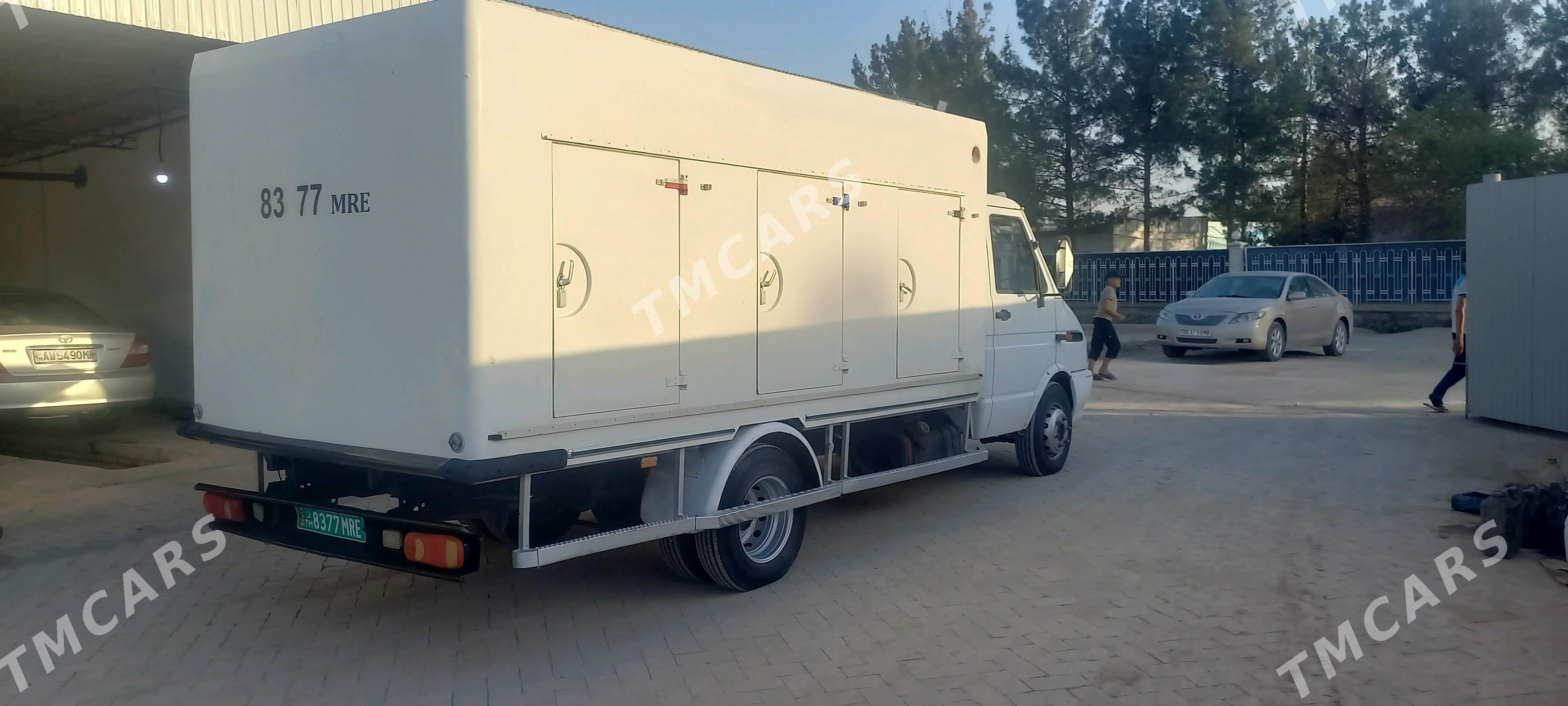 Iveco Daily 2000 - 270 000 TMT - Туркменгала - img 3