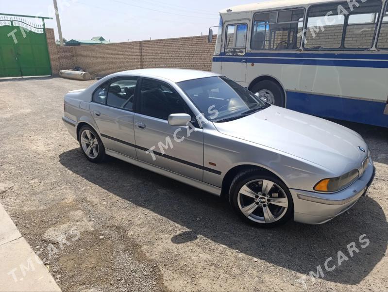 BMW E39 2001 - 110 000 TMT - Kaka - img 2