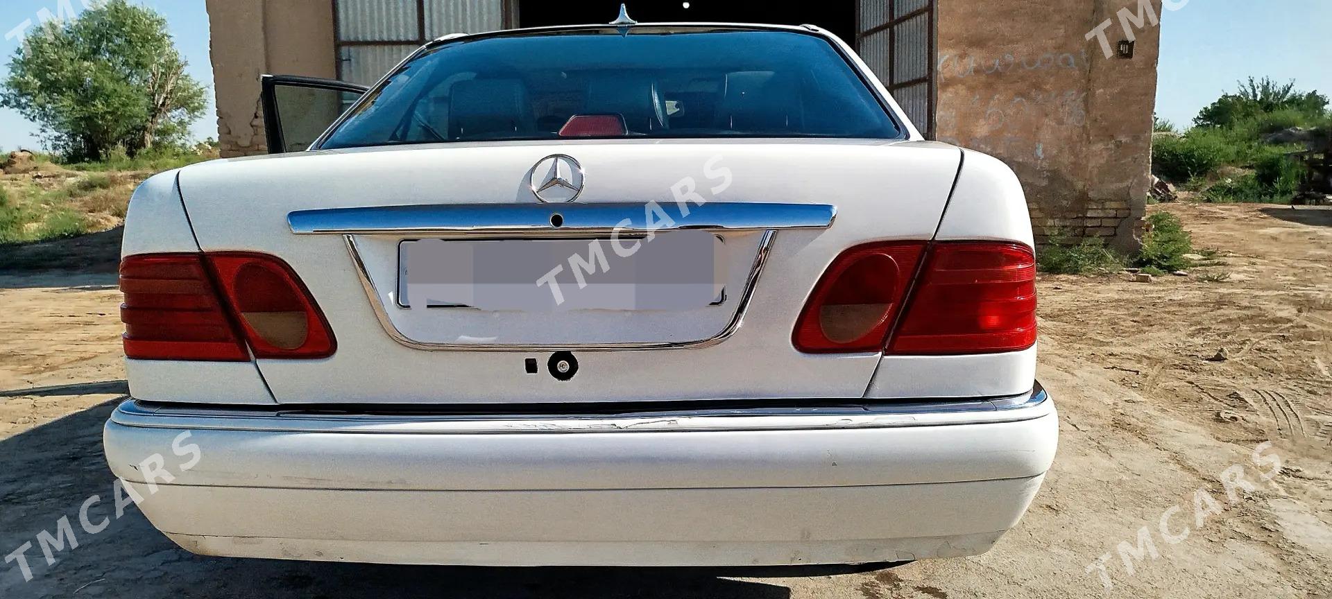 Mercedes-Benz E320 1997 - 65 000 TMT - Mary - img 4