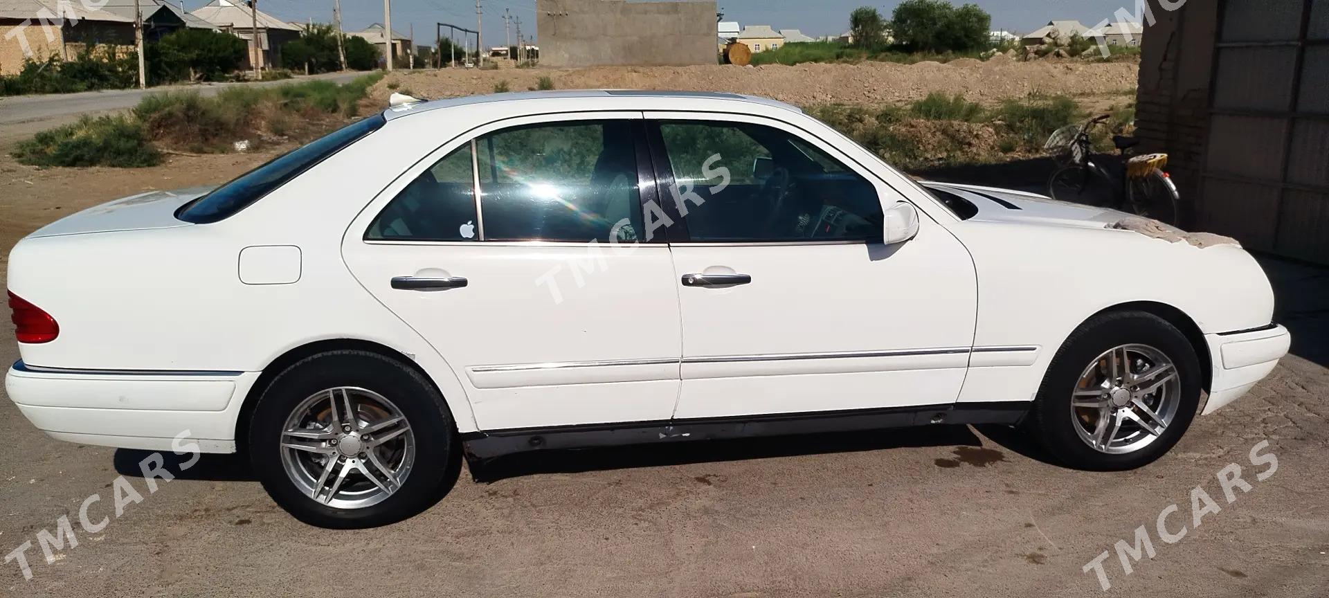 Mercedes-Benz E320 1997 - 65 000 TMT - Mary - img 3
