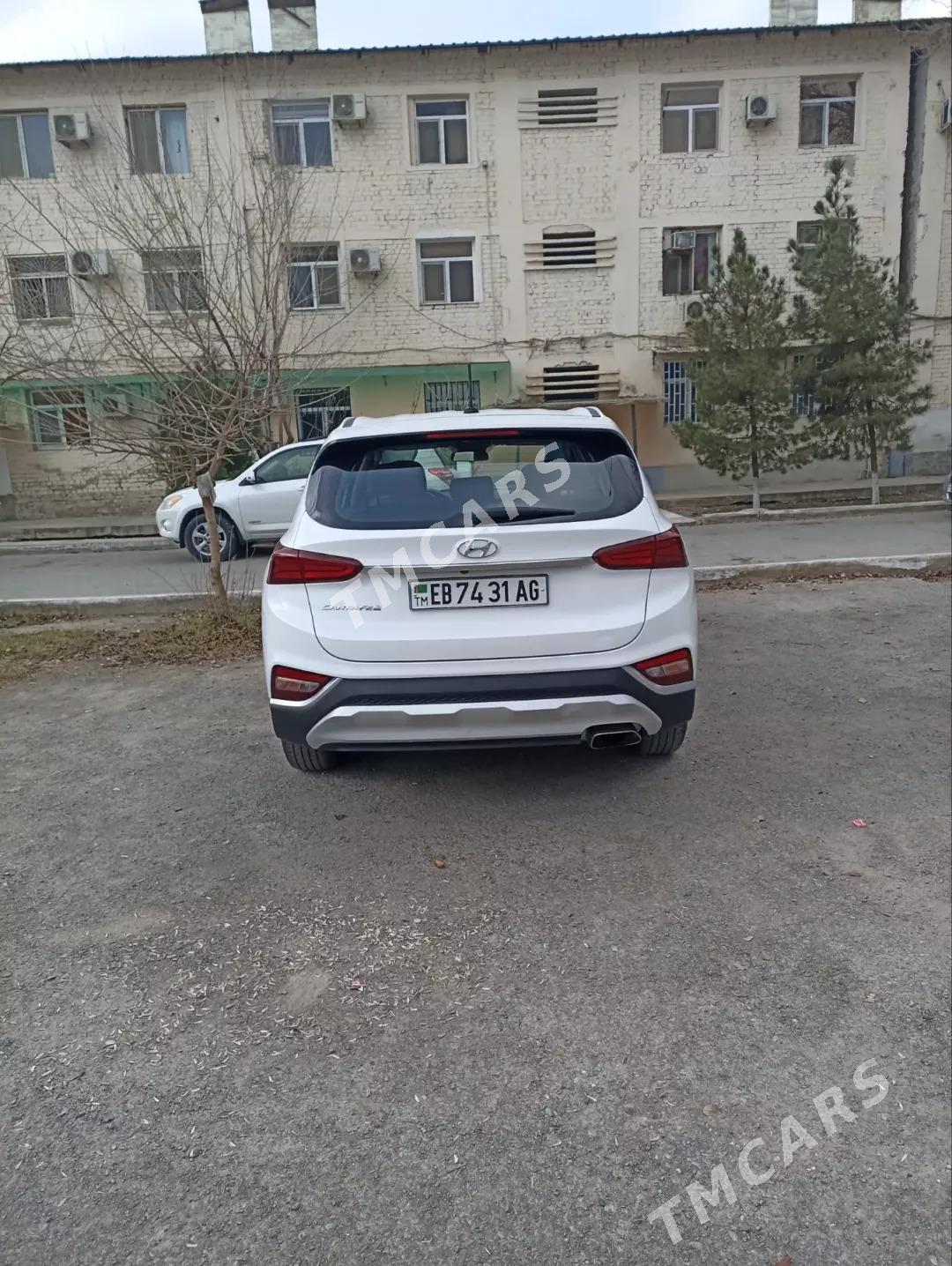 Hyundai Santa Fe 2019 - 295 000 TMT - Ашхабад - img 3