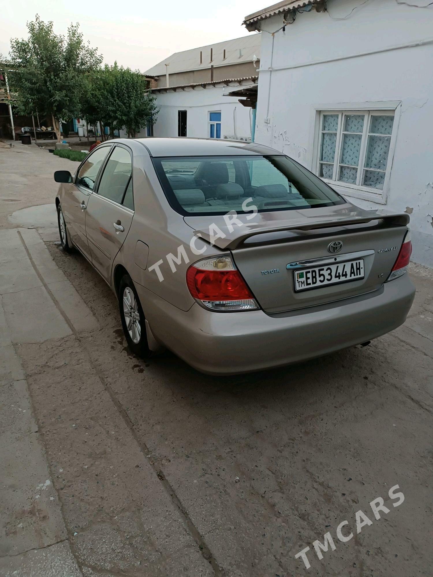 Toyota Camry 2005 - 170 000 TMT - Теджен - img 5