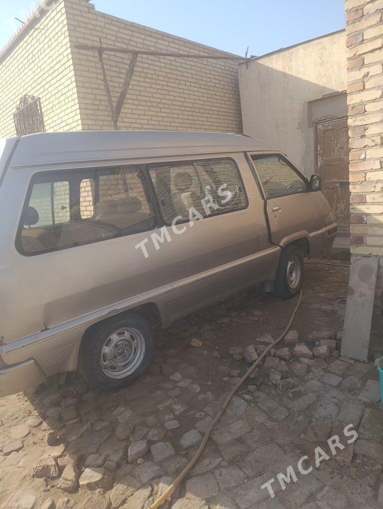 Toyota Town Ace 1990 - 16 000 TMT - Саят - img 4