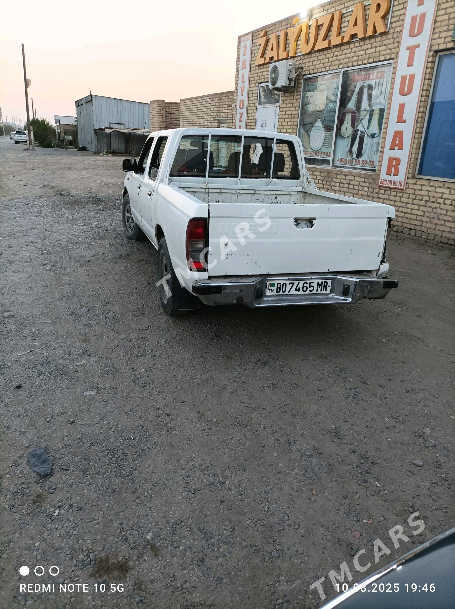Nissan Navara 2001 - 60 000 TMT - Murgap - img 4