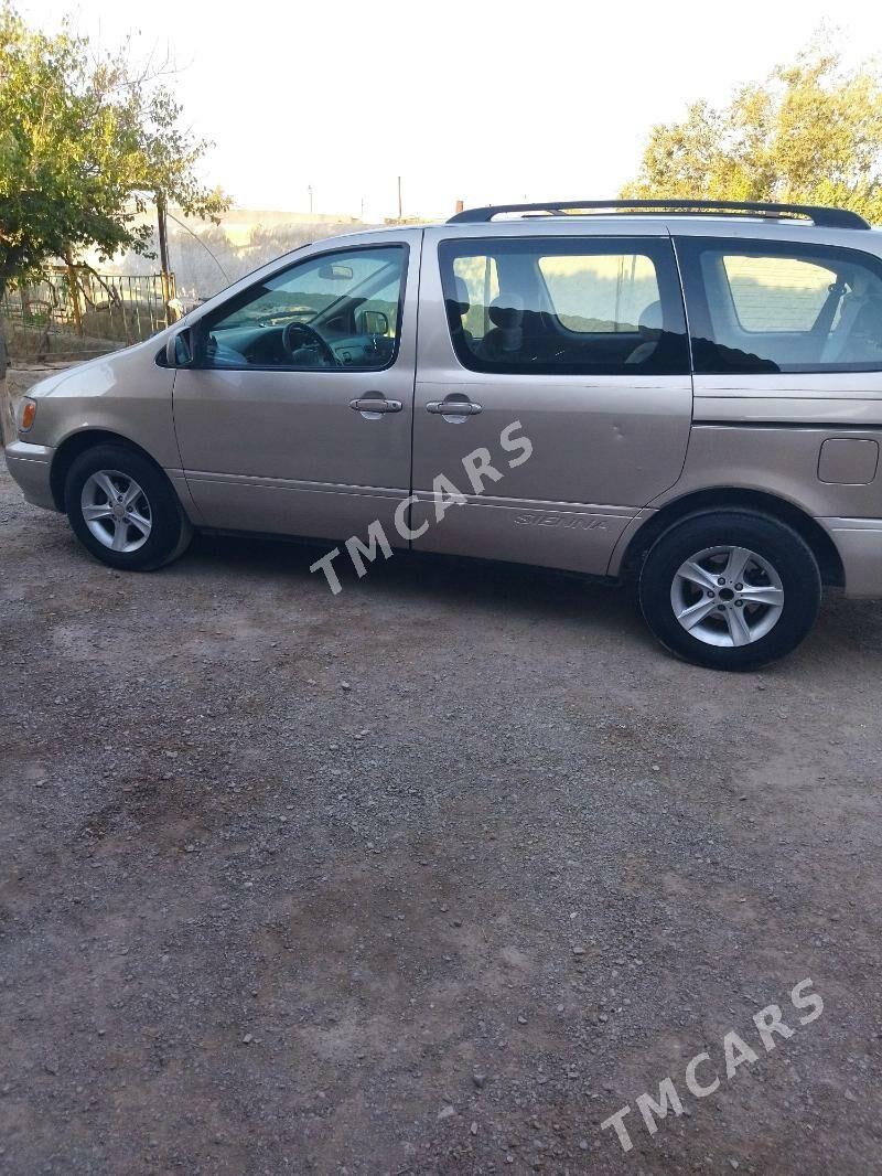 Toyota Sienna 2002 - 170 000 TMT - Койтендаг - img 2