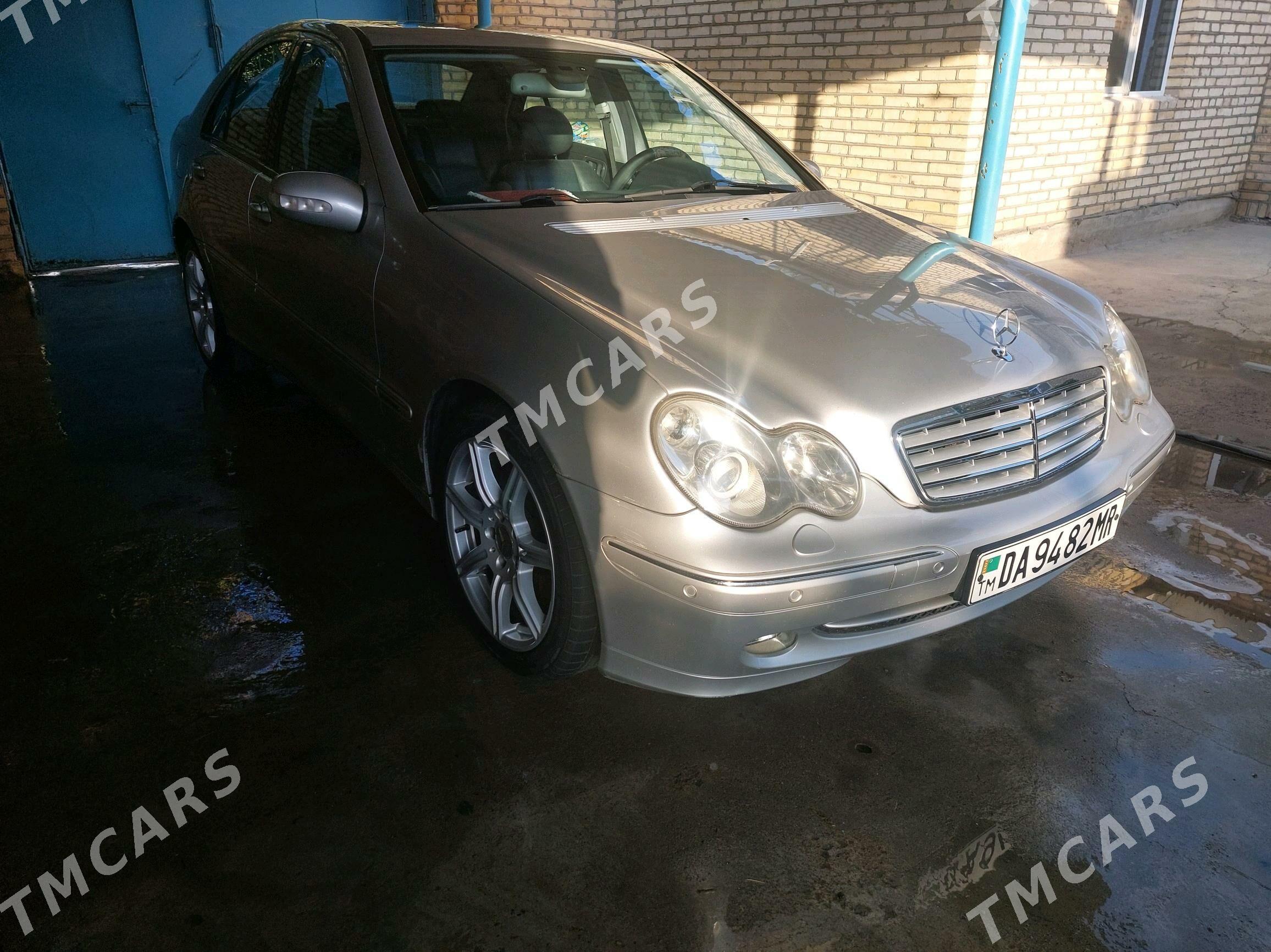 Mercedes-Benz C320 2003 - 125 000 TMT - Mary - img 4