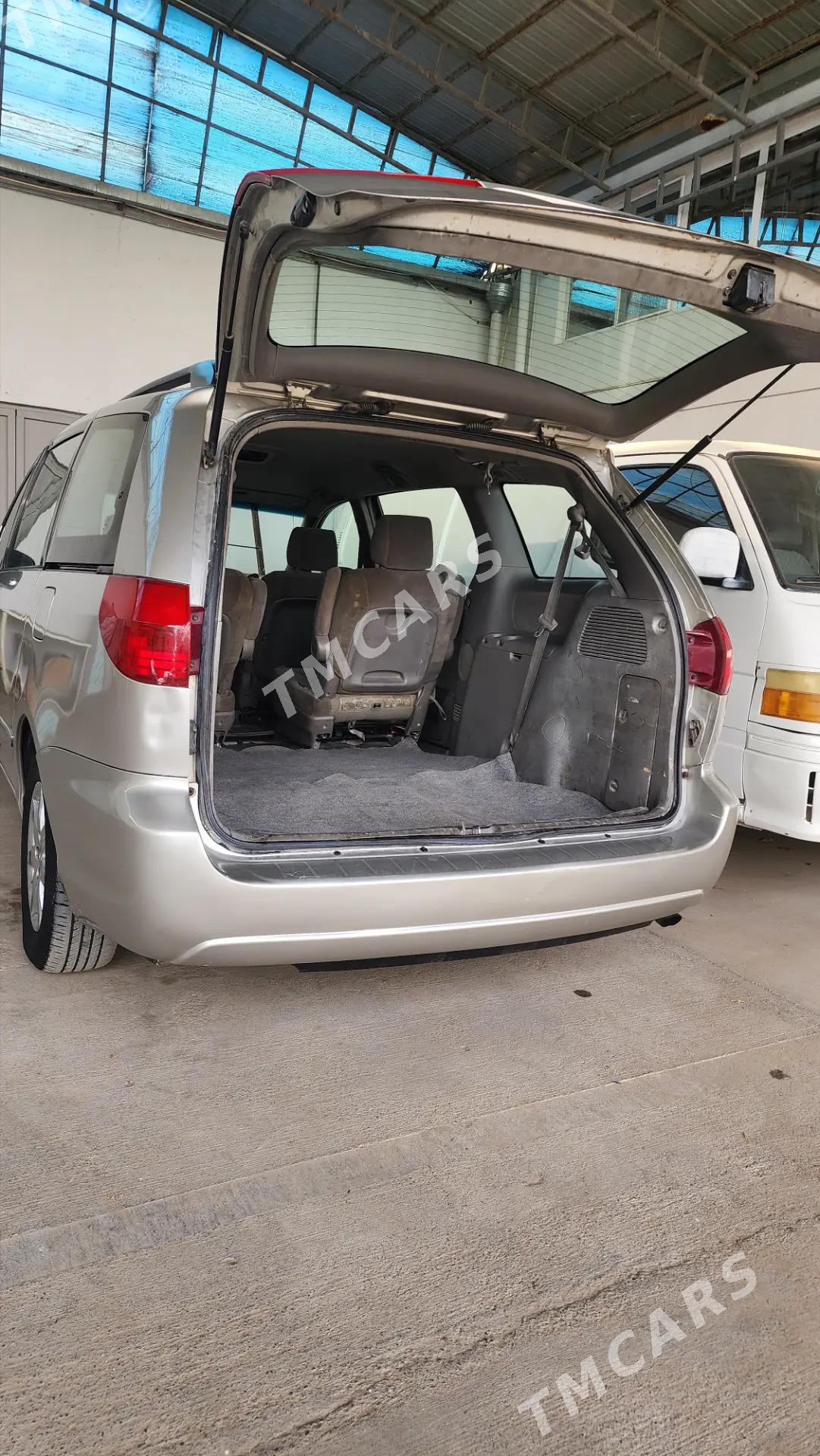 Toyota Sienna 2004 - 260 000 TMT - Aşgabat - img 3
