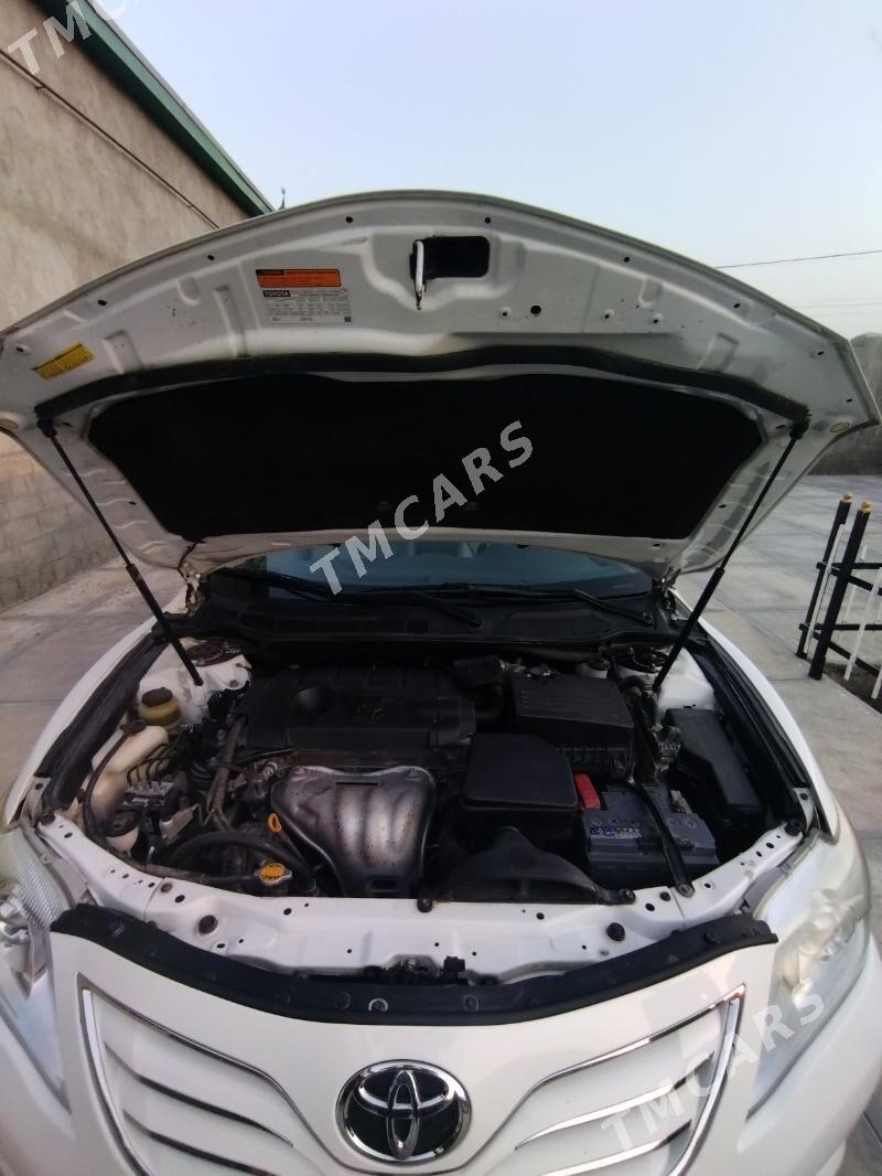Toyota Camry 2010 - 220 000 TMT - Койтендаг - img 3
