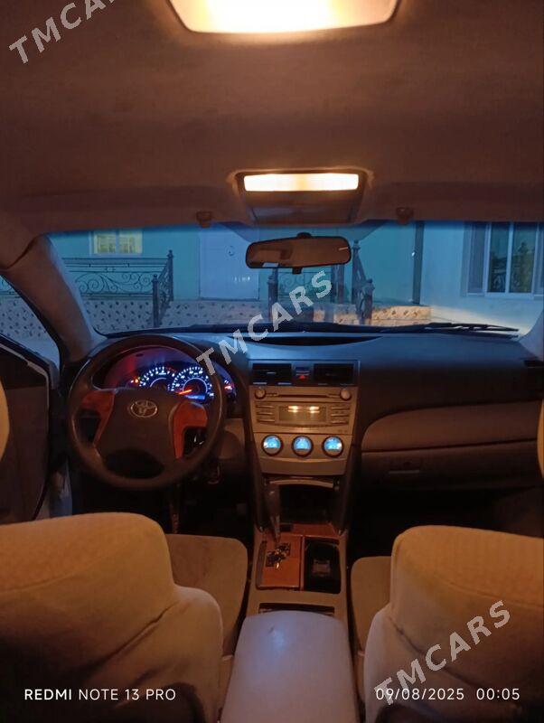 Toyota Camry 2010 - 130 000 TMT - Байрамали - img 5