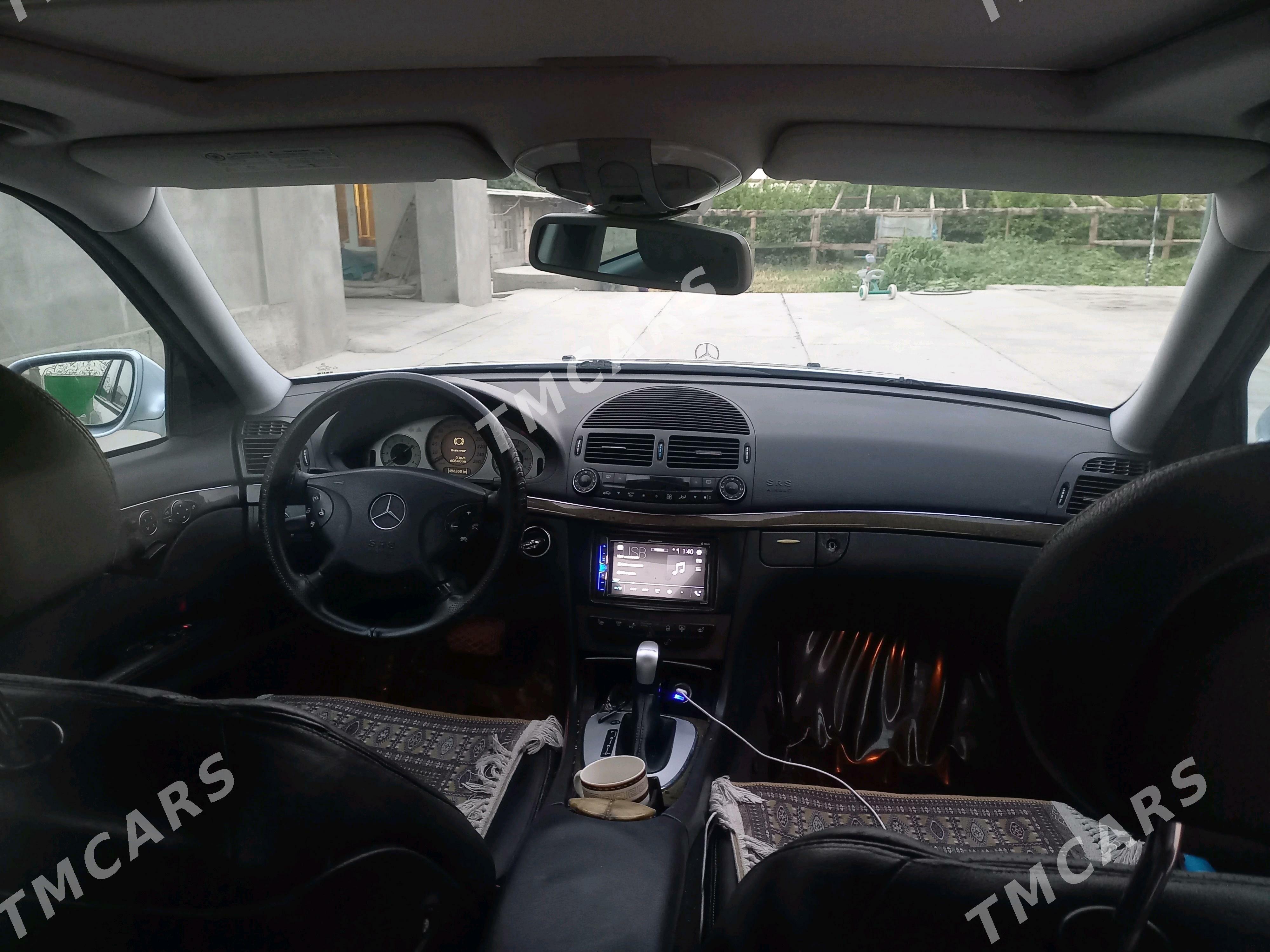 Mercedes-Benz E320 2002 - 149 000 TMT - Bäherden - img 3