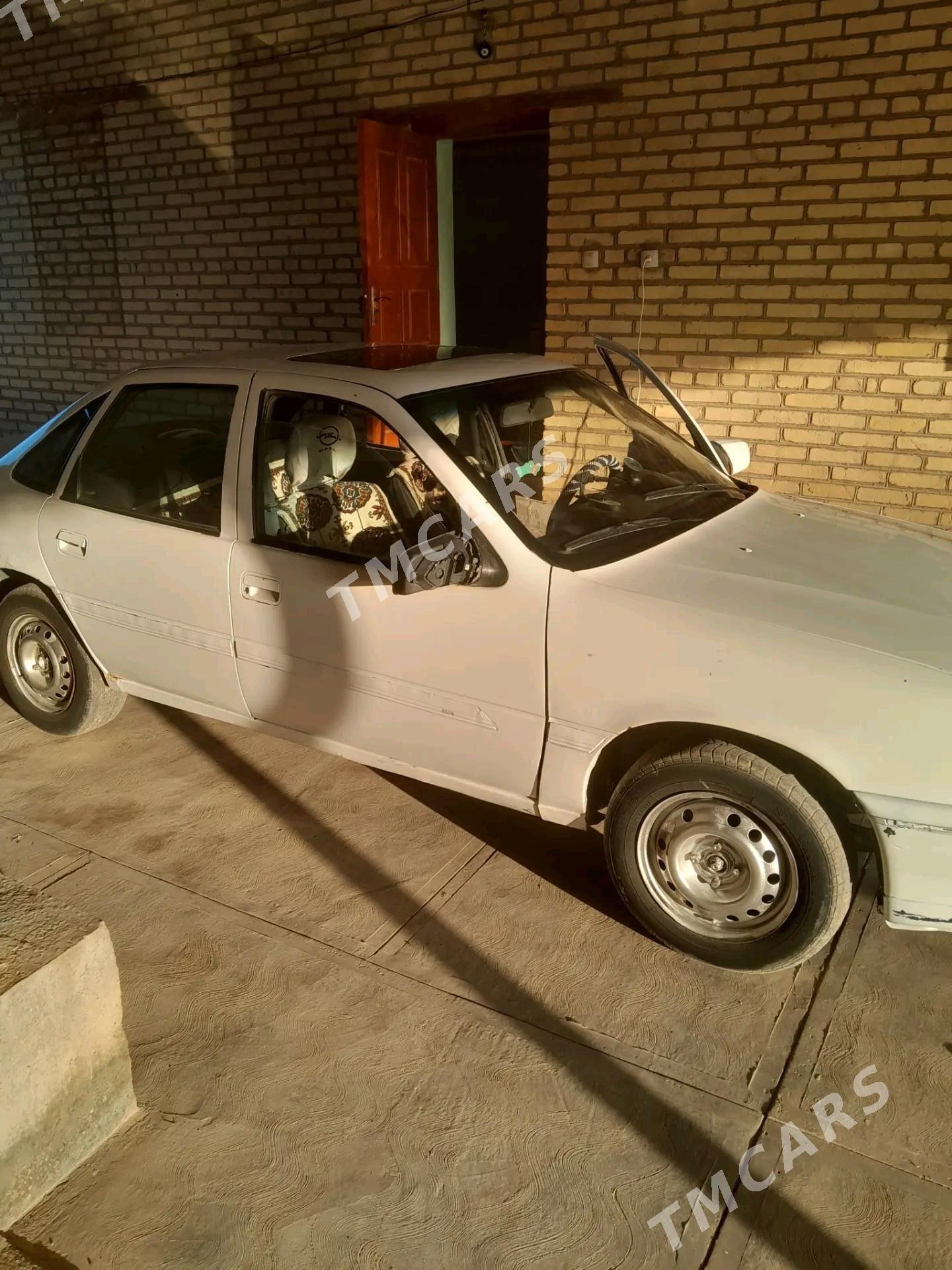 Opel Vectra 1991 - 19 500 TMT - Garabekewül - img 4