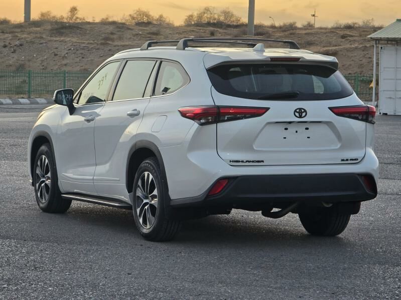 Toyota Highlander 2021 - 615 000 TMT - Ашхабад - img 3