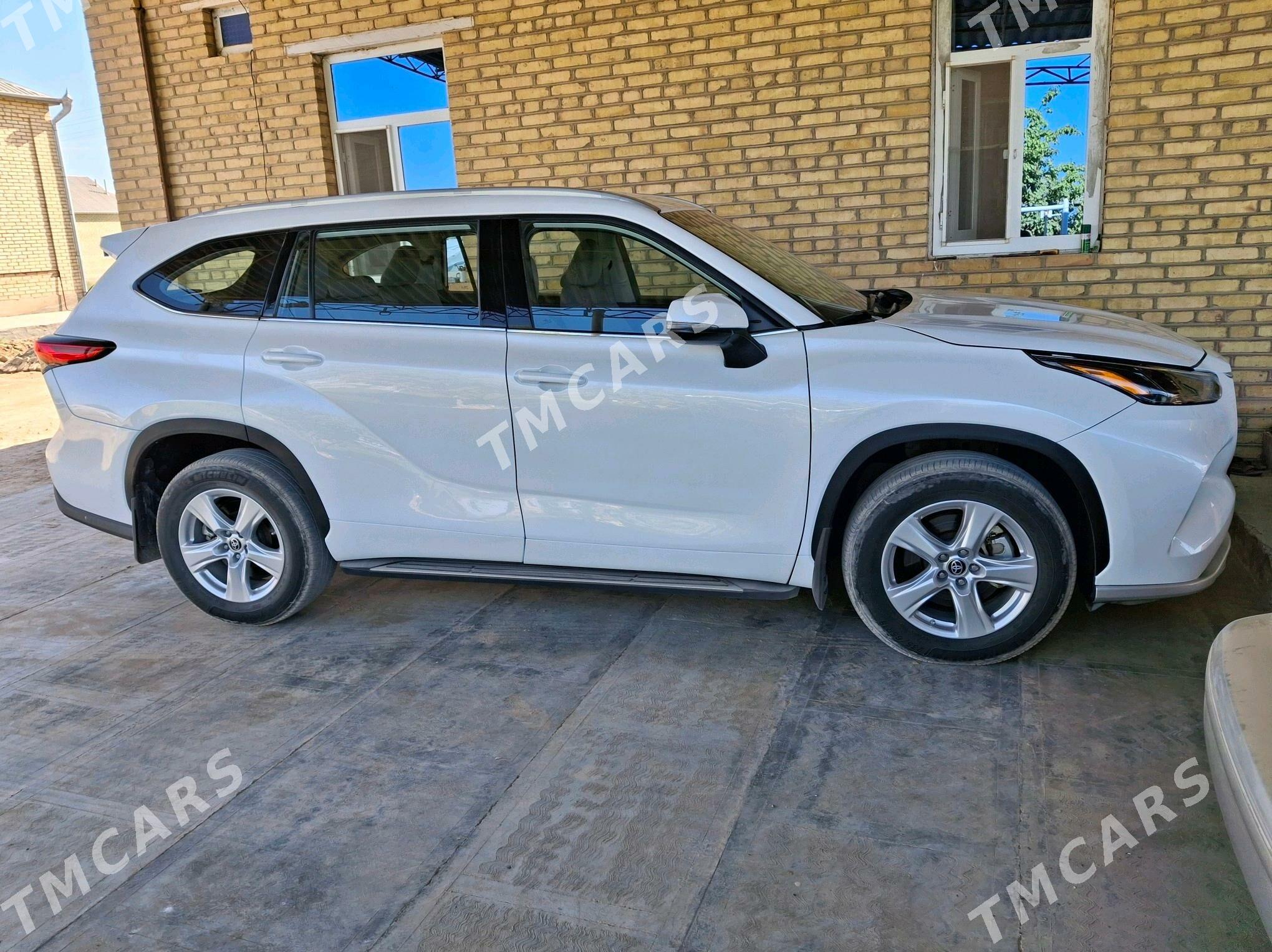 Toyota Highlander 2022 - 460 000 TMT - Векильбазар - img 6