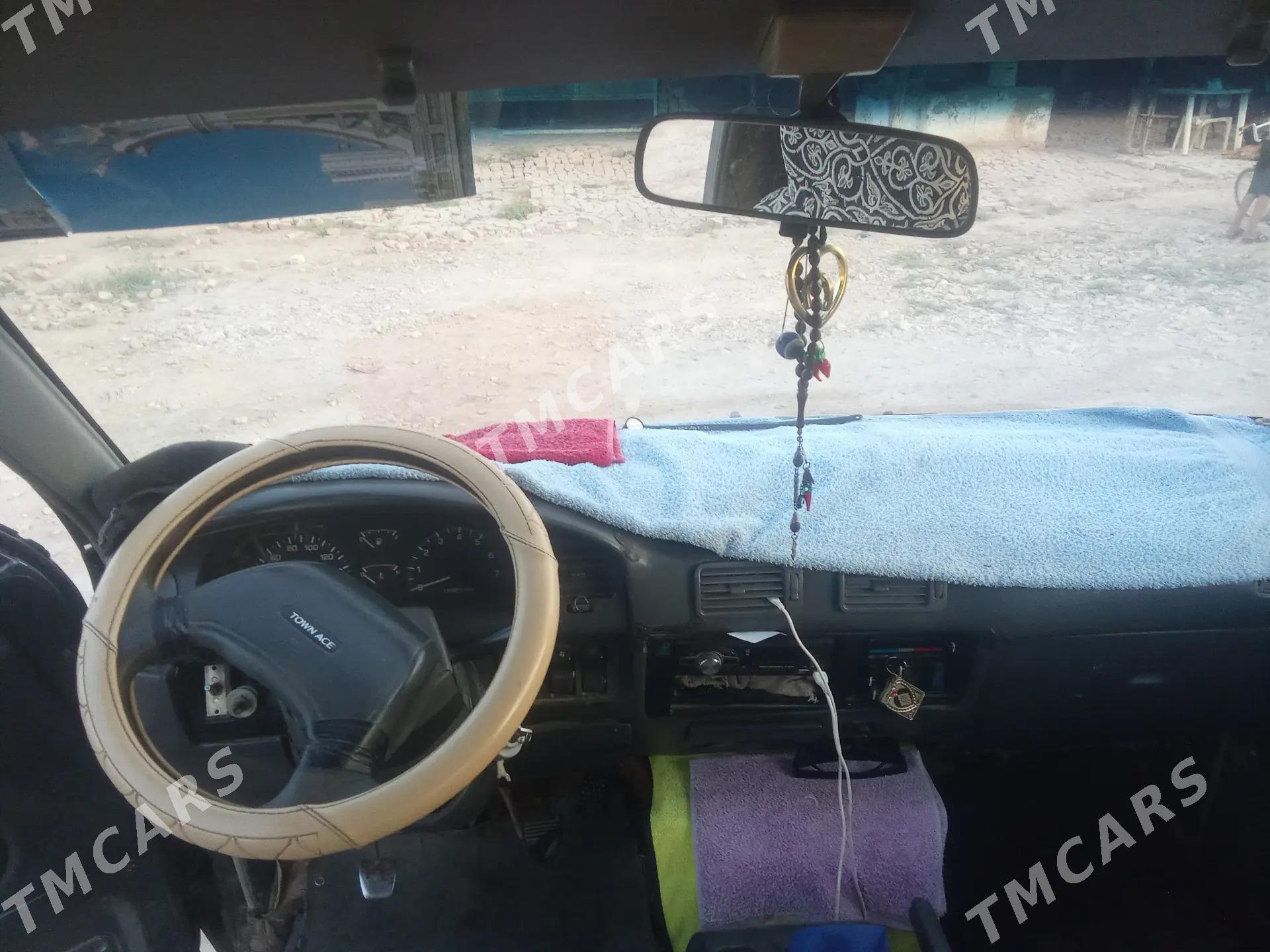 Toyota Town Ace 1989 - 42 000 TMT - Байрамали - img 3