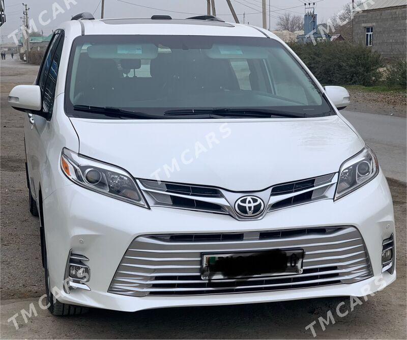 Toyota Sienna 2017 - 560 000 TMT - Ашхабад - img 2