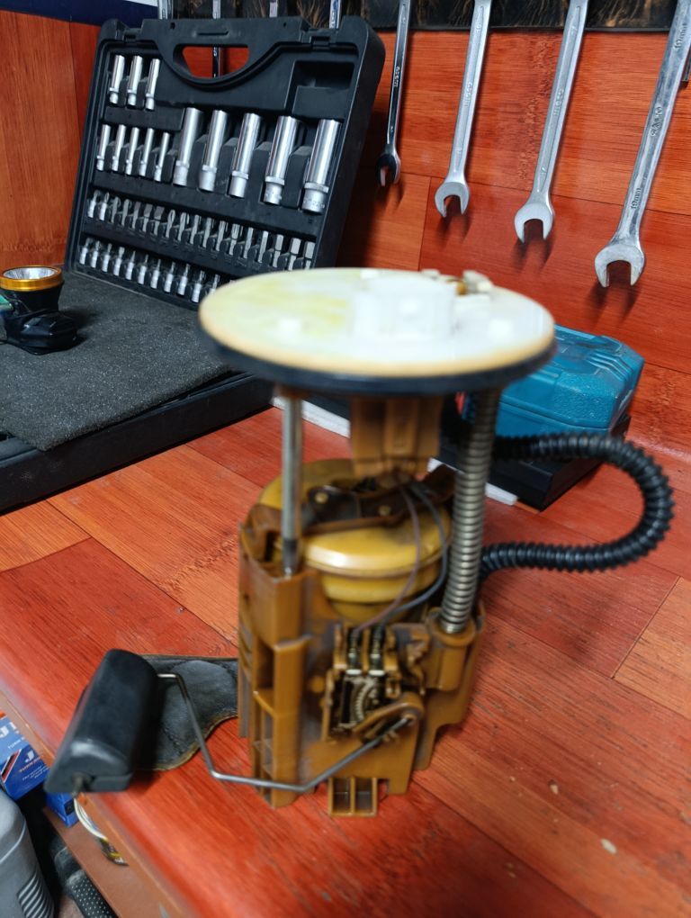 Тойота Камри бензонасос компле 800 TMT - Дянев - img 2